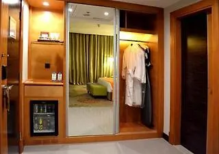Hotel Holiday Inn Jeddah Gateway By Ihg